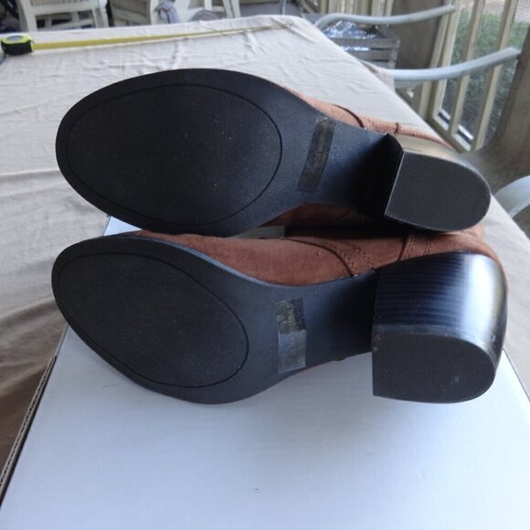 Charlotte Russe women's boots, size 8, brown suede 2" stacked heel, lace up,soft - Picture 7 of 16